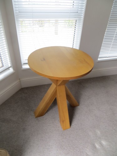 Round solid oak side - round,
