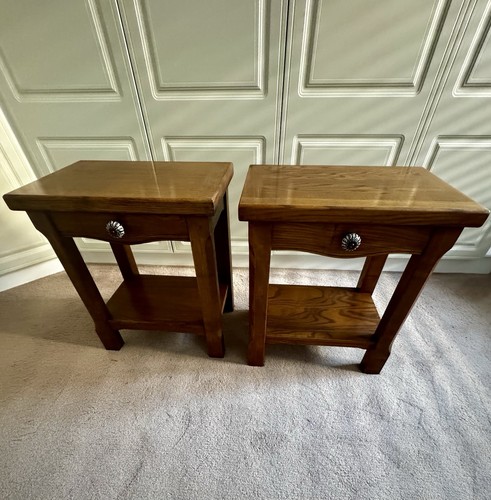 Oak bedside table lamp - x,